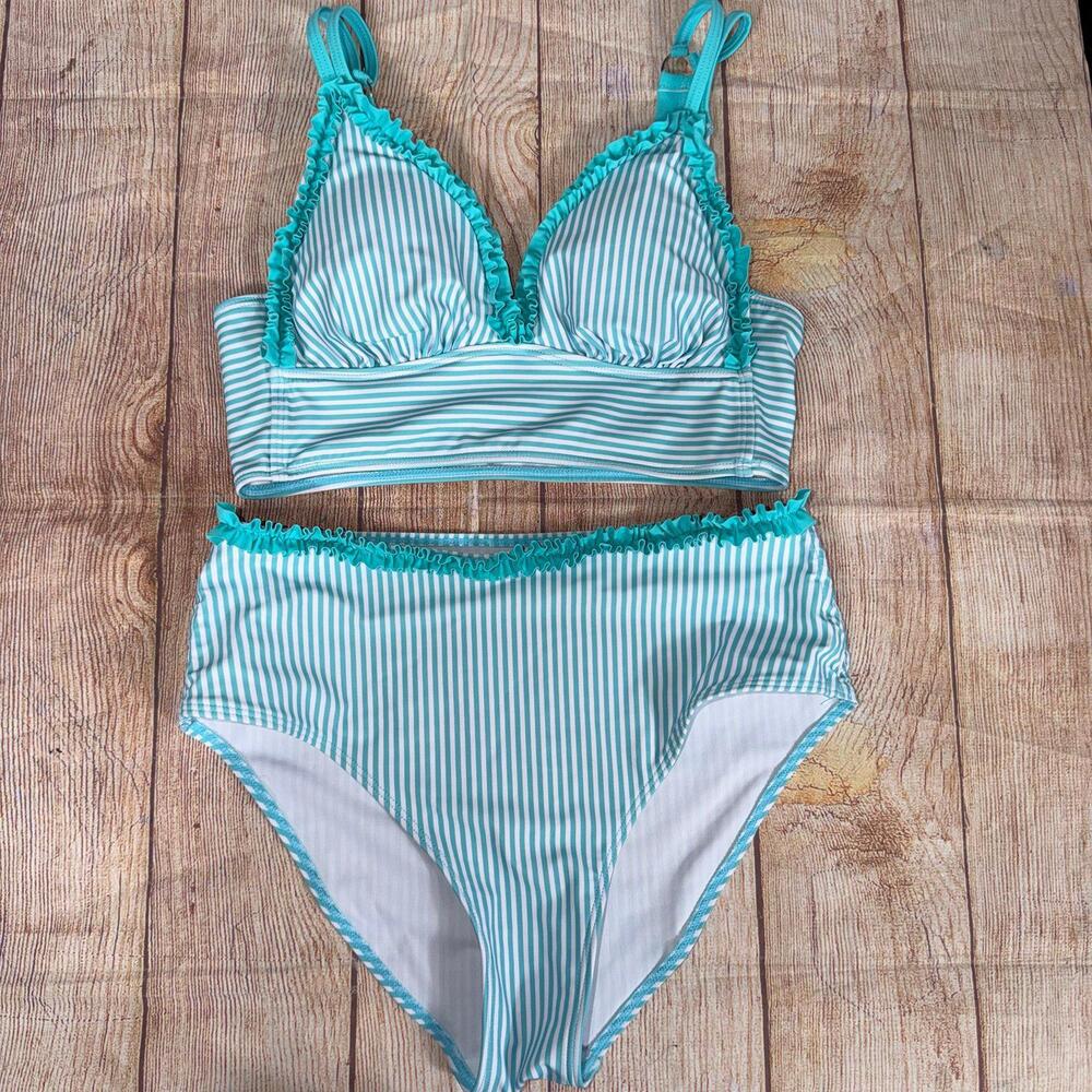 Striped High-Waisted Bikini Set with Ruffle Trim Size M